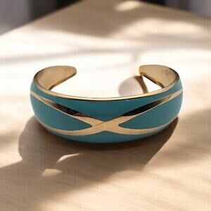 Avon Turquoise Enamel Cuff Bracelet Gold Tone Criss Cross Vintage Classic